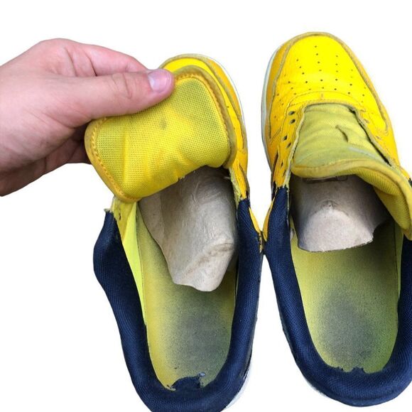 RARE 2018 Nike Air Force 1 Low '07 LV8 1 Amarillo Size 9 - Picture 6 of 16